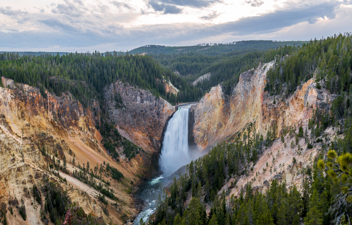 059 Artist Point Yellowstone River.jpg