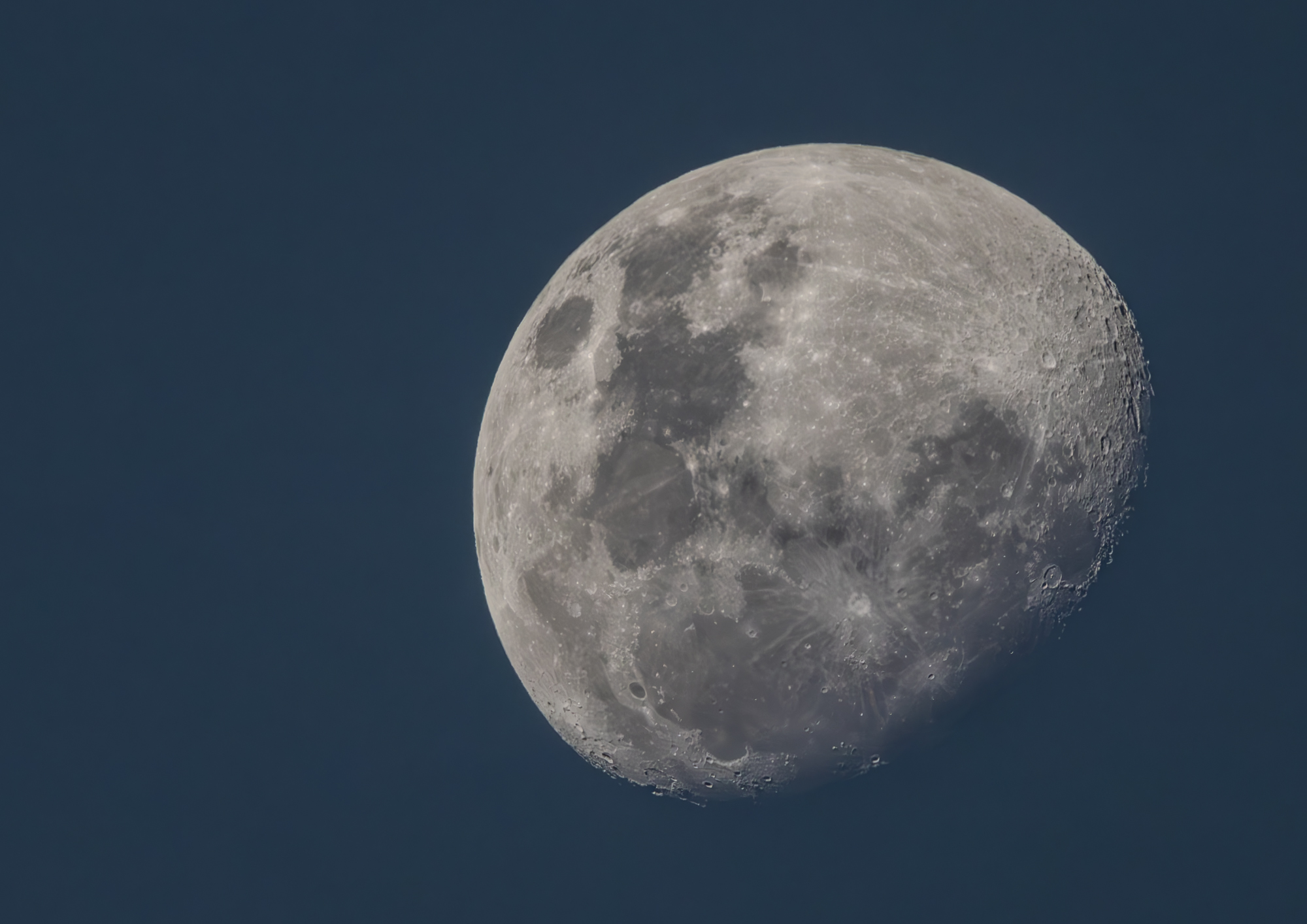 Waxing Gibbous Moon : 2024-06-18