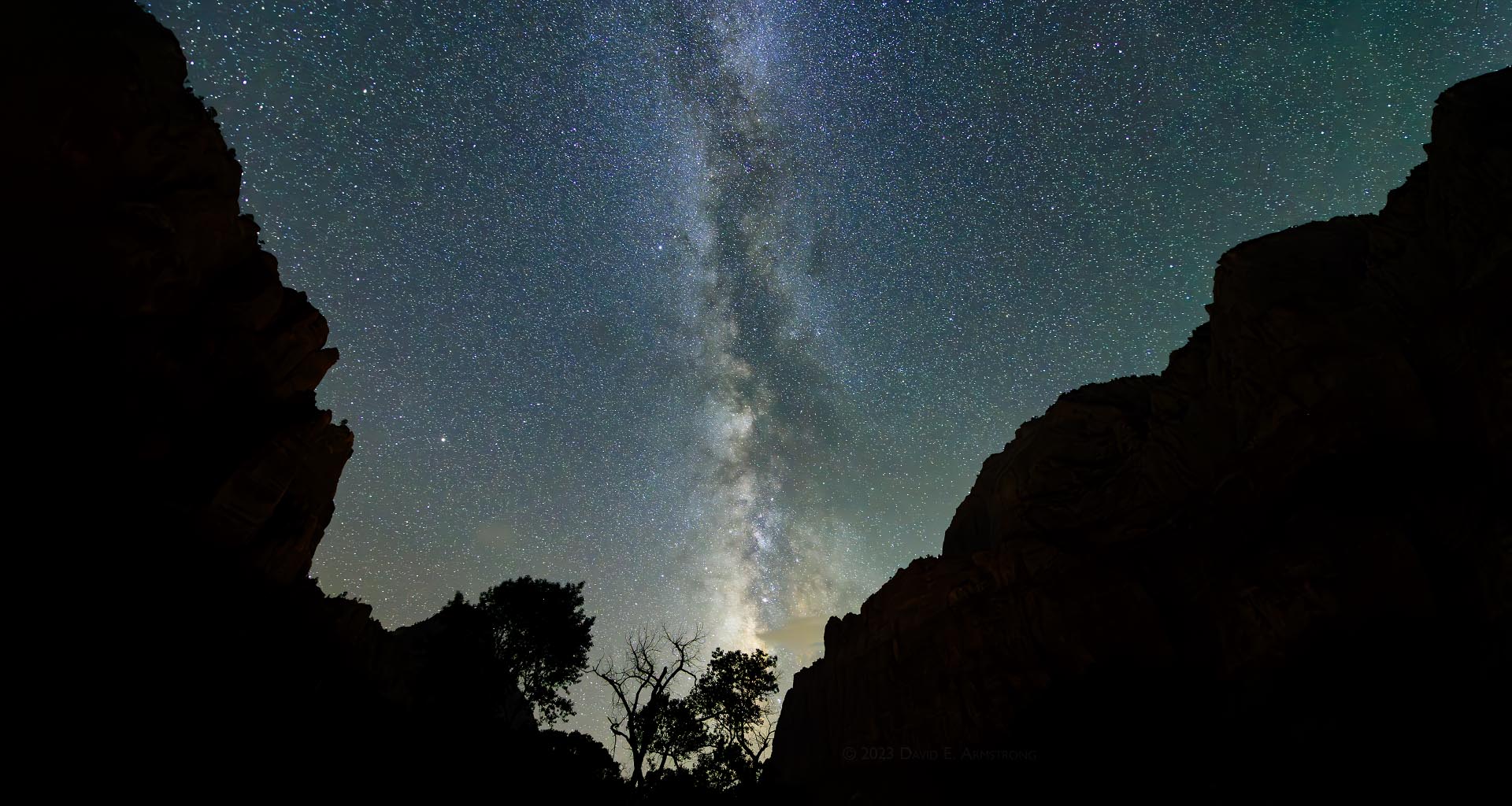 Astro.Milky Way.Valley.no star.1f.1920.DavidEArmstrong_D850_20210806_063456_850-Enhanced-NR-1.jpg