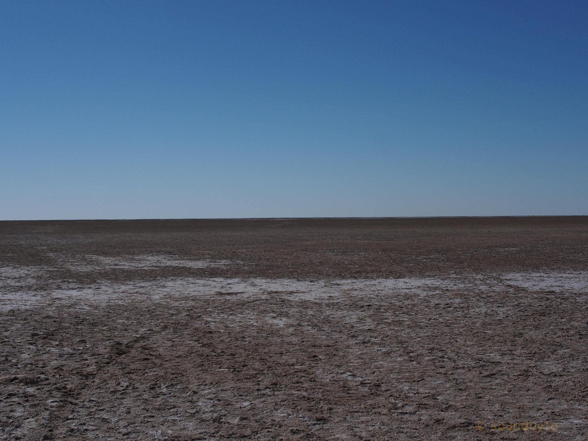 Lake_Eyre_LB_BCG.jpg