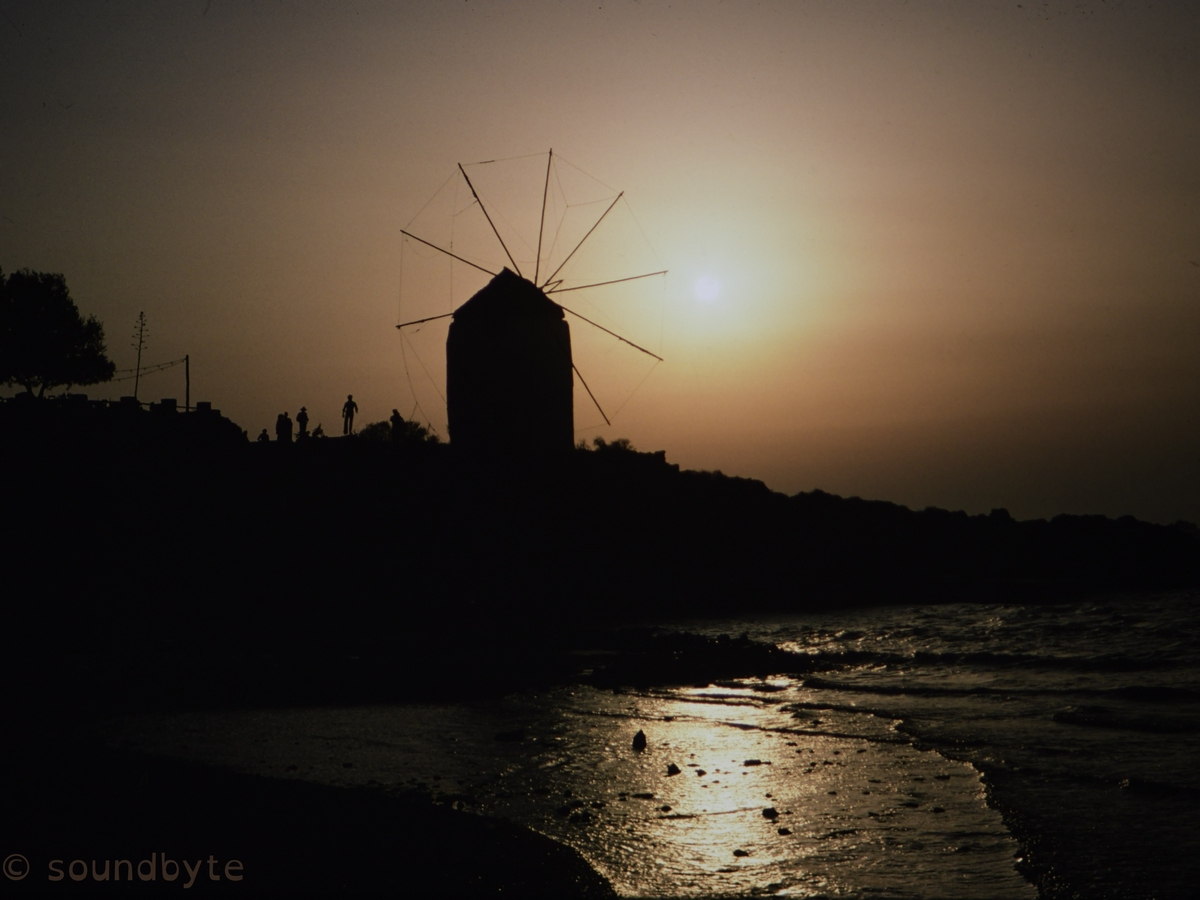 Paros_Windmill_BCG.jpg