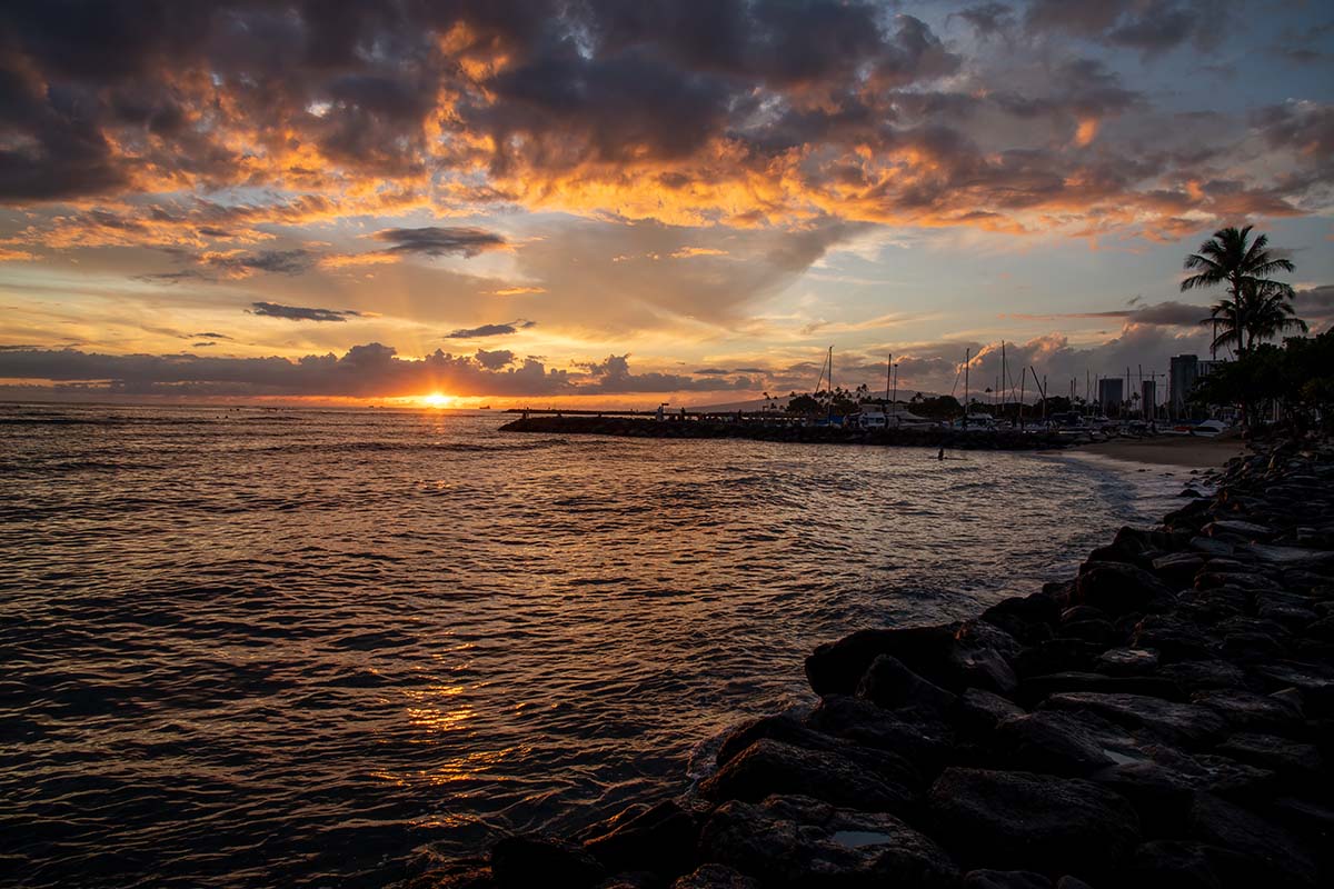 Waikiki Sunset BCG DSC_4184.jpg