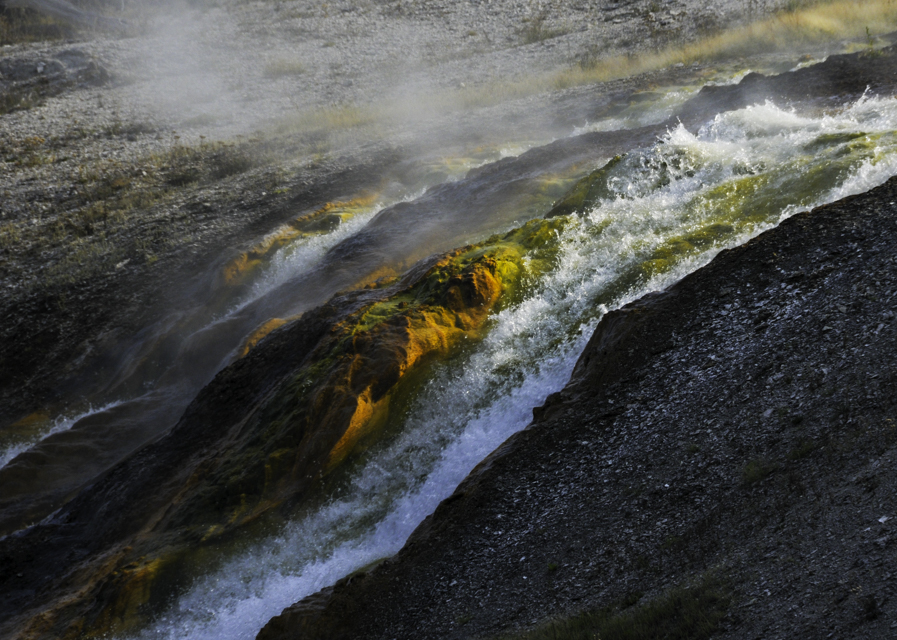 Waterfall yellowstone.jpg