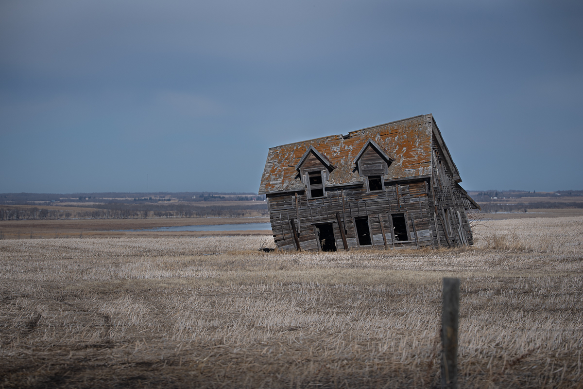 Westaskiwin County Farmhouse.jpg