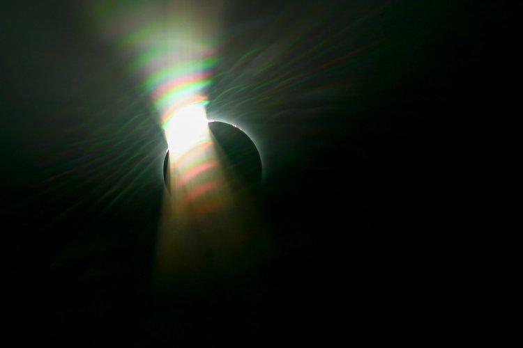 Peculiar eclipse photo - what happened?